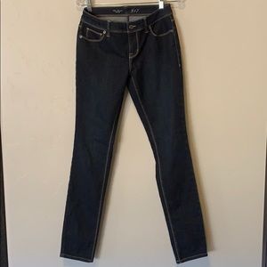 Limited jeans, dark wash